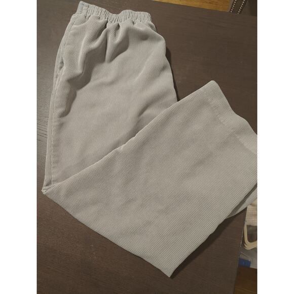 Alfred Dunner Missy Classics Proportioned Short Pant Sz 16P Available 3 shades - Picture 7 of 8